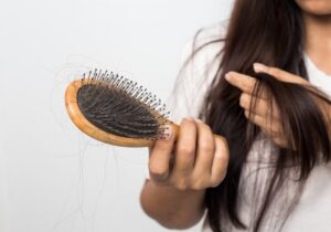 Bạn nên ngăn ngừa rụng tóc ngay khi tóc còn đang khỏe mạnh