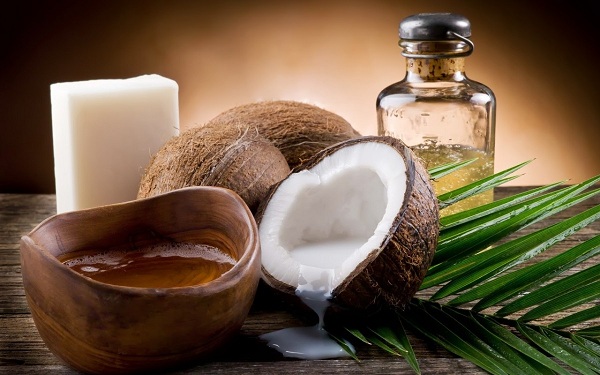 Dầu dừa có nhiều ứng dụng trong chăm sóc da và tóc