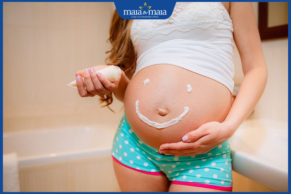 thoa kem dưỡng ẩm cho da bụng