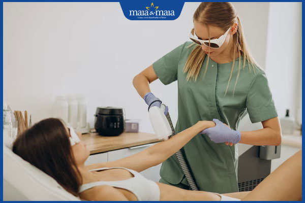 thực hiện triệt lông nách bằng công nghệ dpl