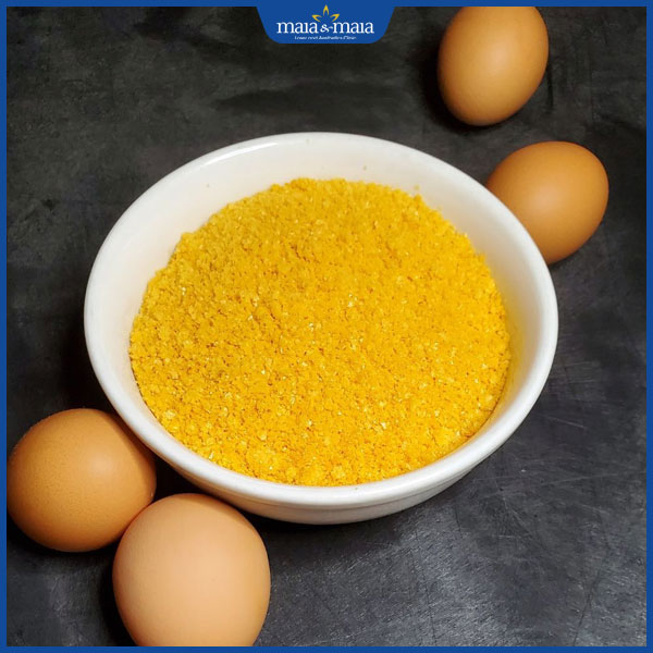 bột nghệ và trứng gà trị mụn viêm
