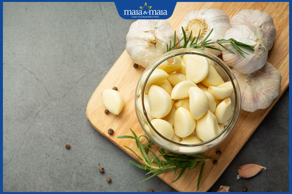 Mụn mủ bao lâu thì chín? Gợi ý 3 cách làm mụn nhanh chín 4 dùng tỏi làm mụn mủ nhanh gom cồi