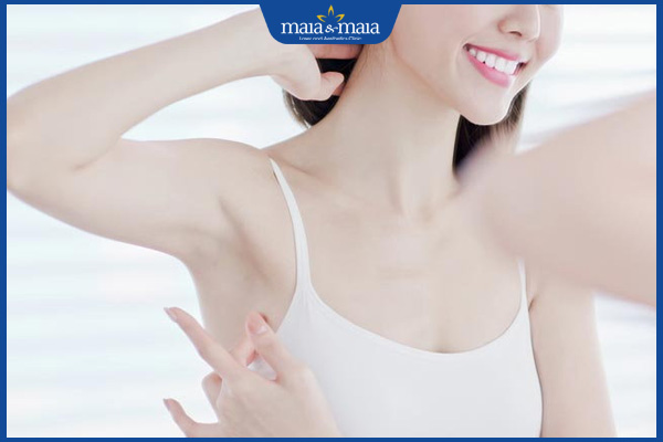 làn da dưới cánh tay mịn màng