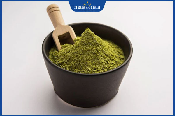 Tóc bạc ở tuổi dậy thì do đâu? Điều trị như thế nào? 5 bột henna