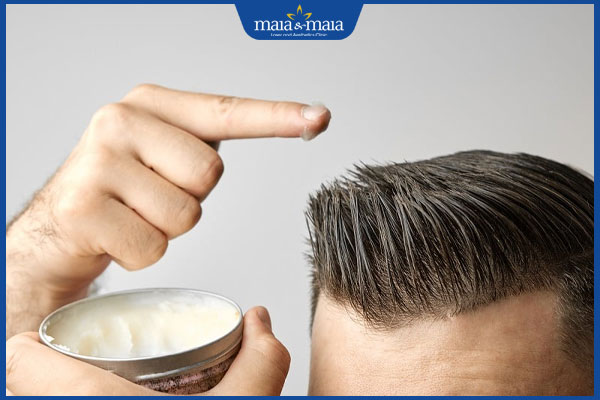 dùng sáp vuốt tóc