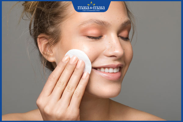 lau mặt nhẹ nhàng