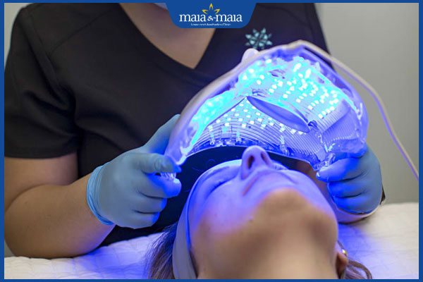 Điều trị mụn bằng ánh sáng xanh có thật sự hiệu quả không? 3 chiếu ánh sáng xanh trị mụn