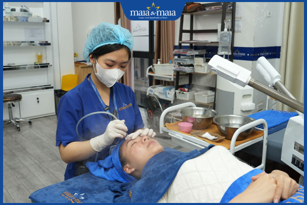 lấy nhân mụn tại maia