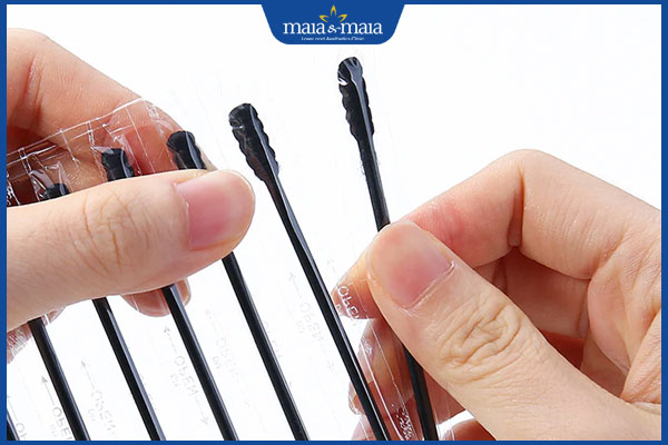 tăm bông nặn mụn