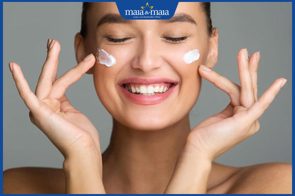 thoa kem dưỡng ẩm