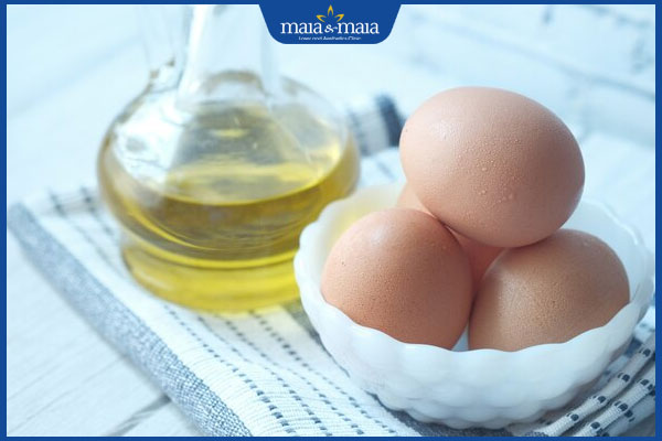 trứng gà và dầu oliu