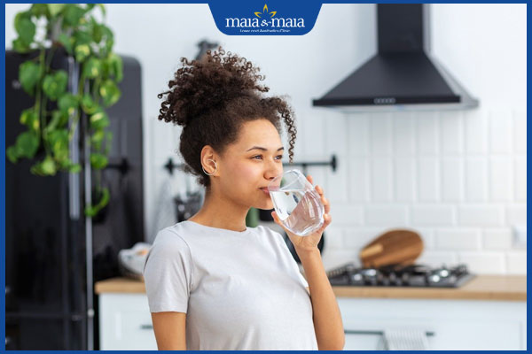 uống nước giờ chiều