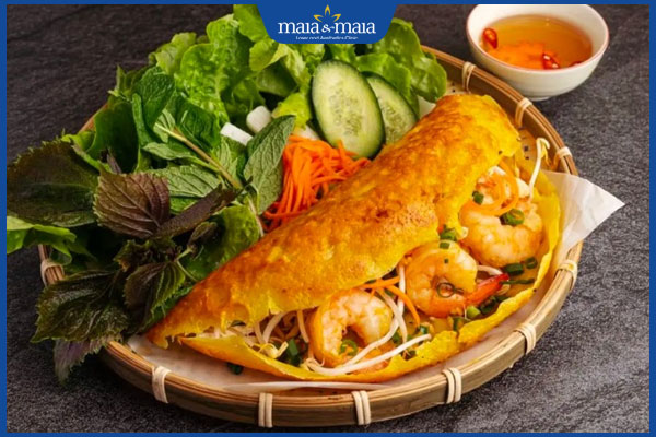 ăn bánh xèo với nhiều rau