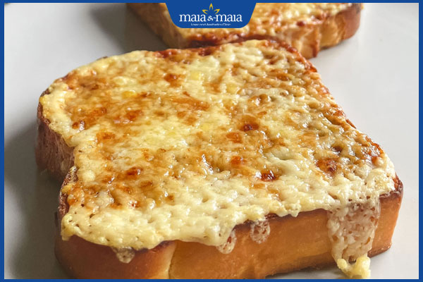 ăn phô mai cùng bánh mì