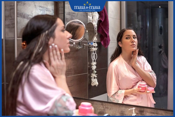 Bầu nặn mụn được không? Cách xử lý mụn an toàn cho bà bầu 2 bà bầu chăm sóc da