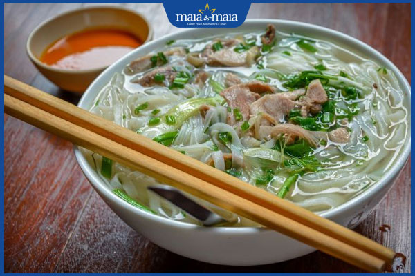 Ăn phở có nổi mụn không? Thực phẩm nên tránh khi da có mụn 2 bát phở