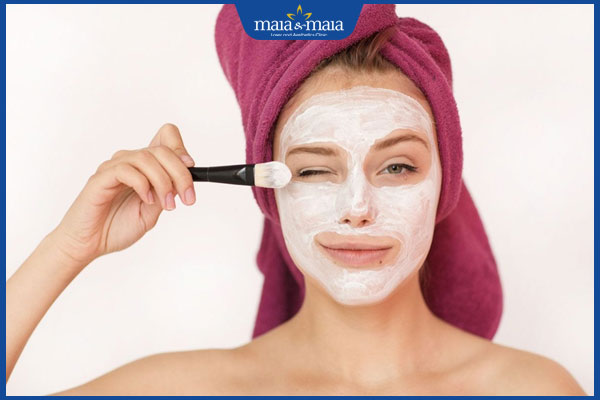 đắp mặt nạ sữa chua