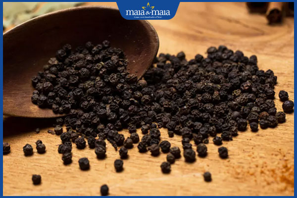 Ăn hạt tiêu có nổi mụn không? List thực phẩm cần hạn chế 3 hạt tiêu đen