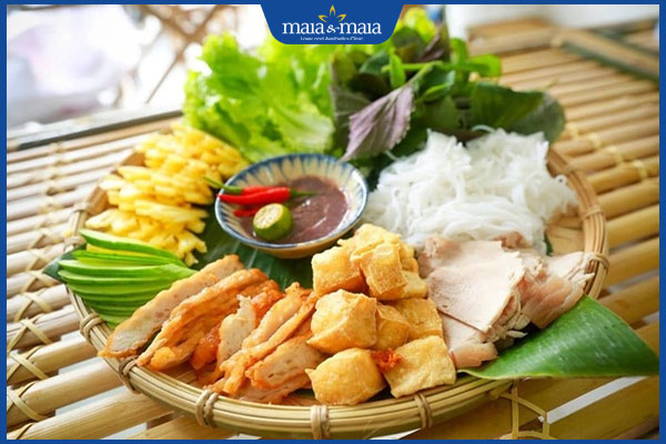 Ăn bún đậu mắm tôm có nổi mụn không? Các lưu ý khi ăn 2 món bún đậu mắm tôm