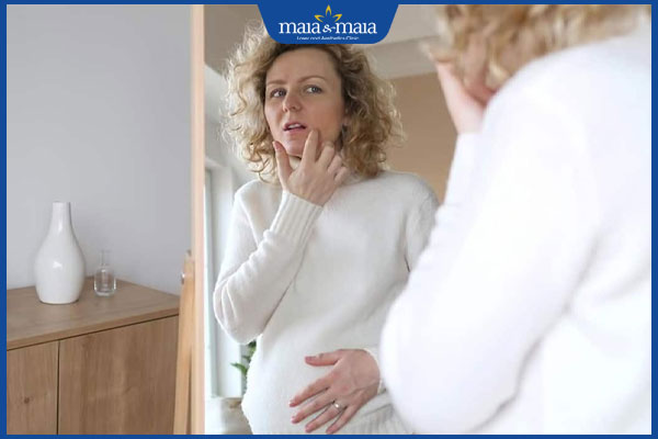 bà bầu bị mụn nội tiết