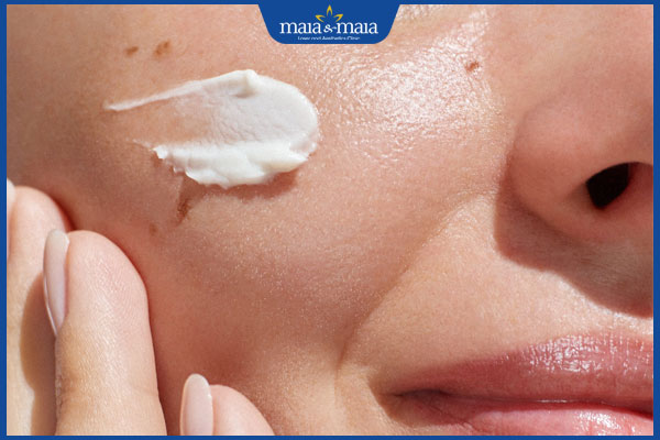 dưỡng ẩm đầy đủ