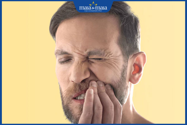 nổi mụn ở lợi gây đau nhức