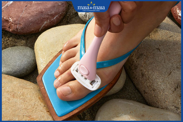 cạo lông chân ngón cái