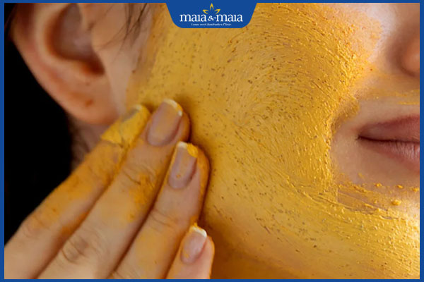 đắp mặt nạ nghệ