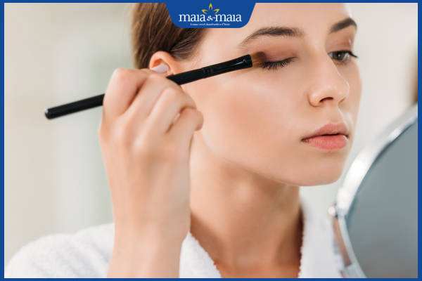 Hướng dẫn cạo lông mặt đúng cách và an toàn tại nhà 2 lớp trang điểm đẹp