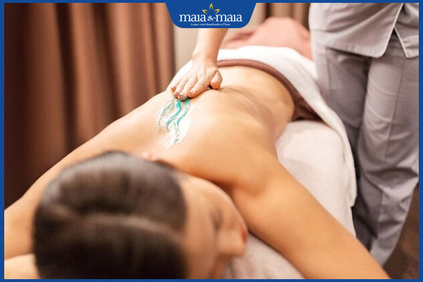 Triệt lông lưng: Quy trình, chi phí và địa chỉ thực hiện 4 bôi kem dưỡng sau triệt lông lưng