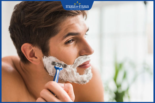 cạo râu với dao lam