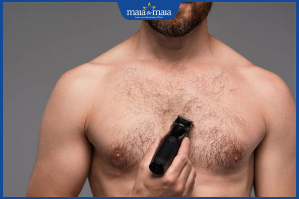 dùng máy cạo lông ngực