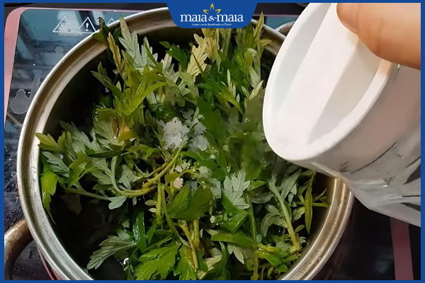 đun nước lá tắm