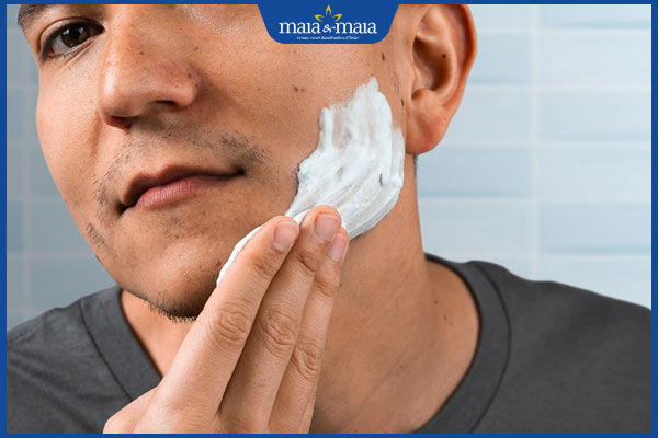 làm dịu vùng da cạo râu