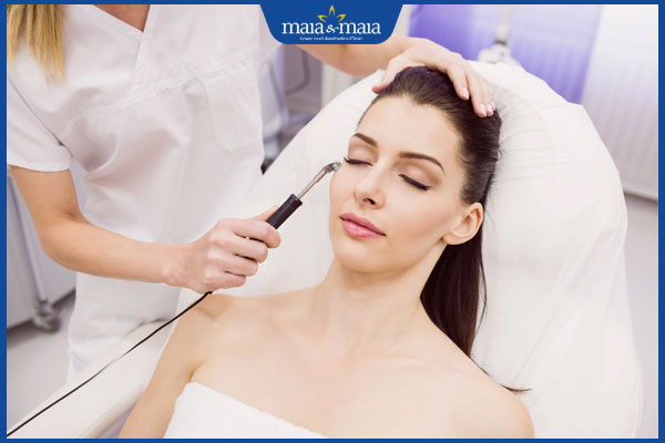 Triệt lông bằng điện phân: Quy trình, hiệu quả và chi phí 2 thực hiện triệt lông mặt bằng điện phân