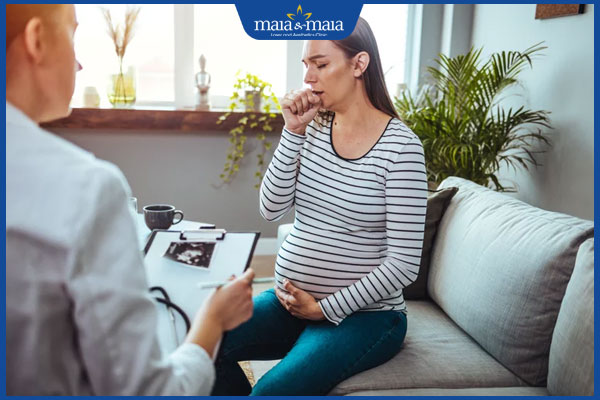 bà bầu thăm khám bác sĩ