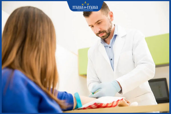 Nốt ruồi mạng nhện là tình trạng gì? Có nguy hiểm không? 3 bác sĩ làm xét nghiệm