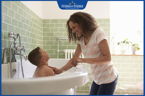 Dị ứng ở trẻ do đâu? Cách xử lý và phòng ngừa an toàn cho bé 7 tắm cho trẻ