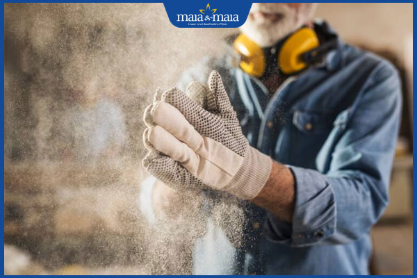 Viêm mắt dị ứng thời tiết có nguy hiểm không? Cách điều trị 3 tiếp xúc bụi