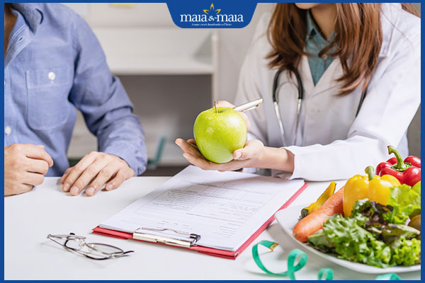 bác sĩ chuyên gia dinh dưỡng