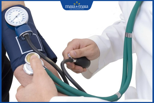 Dị ứng thuốc tê nhổ răng là gì? Biện pháp xử lý & phòng ngừa 4 đo huyết áp