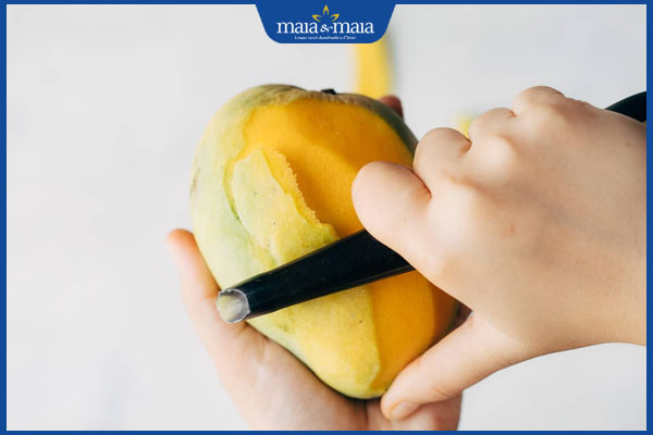 gọt vỏ xoài