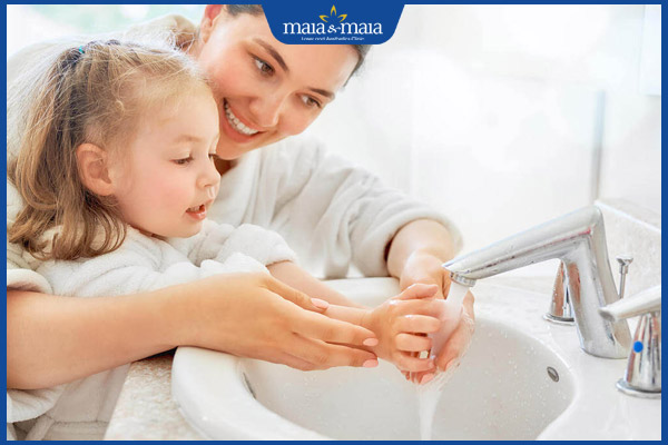 hướng dẫn trẻ rửa tay