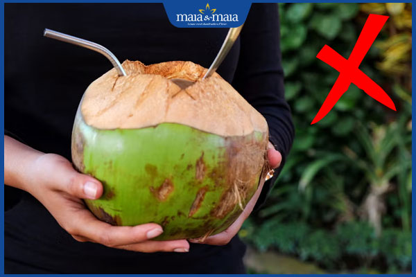 không nên uống nước dừa