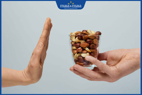 tránh ăn các loại hạt