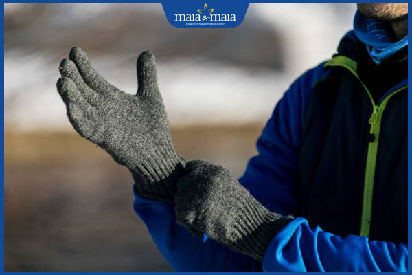 Da tay bị bong tróc vào mùa đông phải làm sao để cải thiện? 3 đeo găng tay mùa đông
