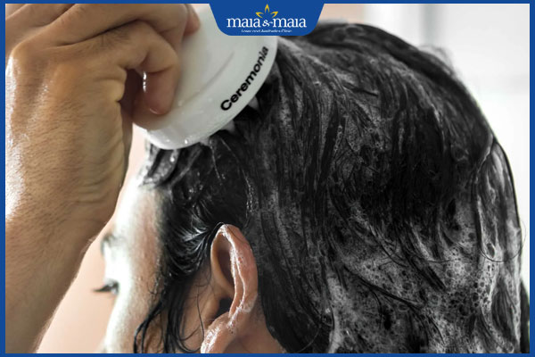 massage da đầu khi tắm