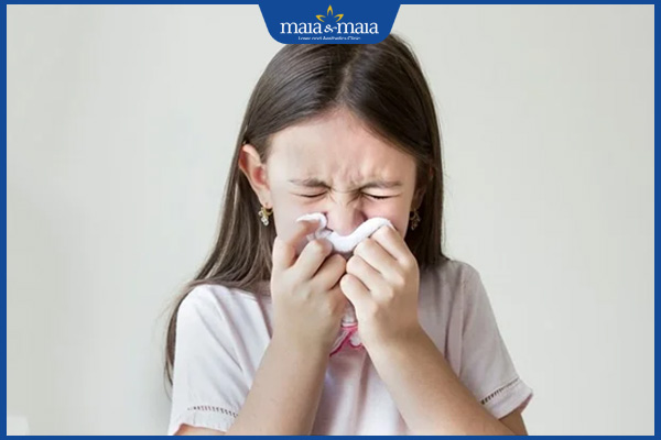trẻ bị sổ mũi