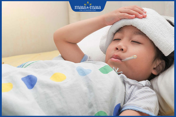 Sốt phát ban ở trẻ nguy hiểm không? Cách xử lý hiệu quả 3 trẻ sốt cao