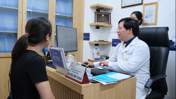 chị my gặp bác sĩ thành